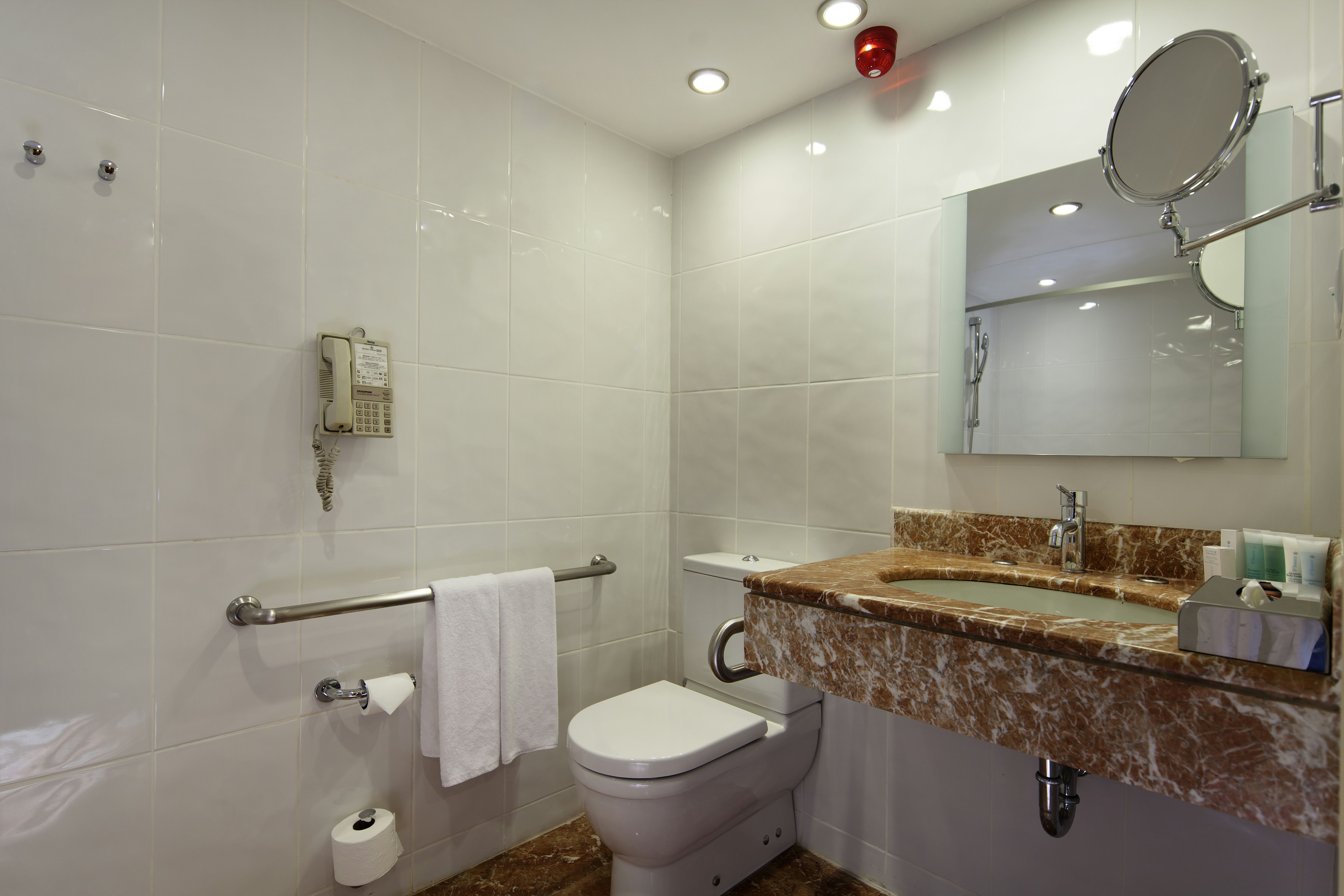 Adana HiltonSA 83/83