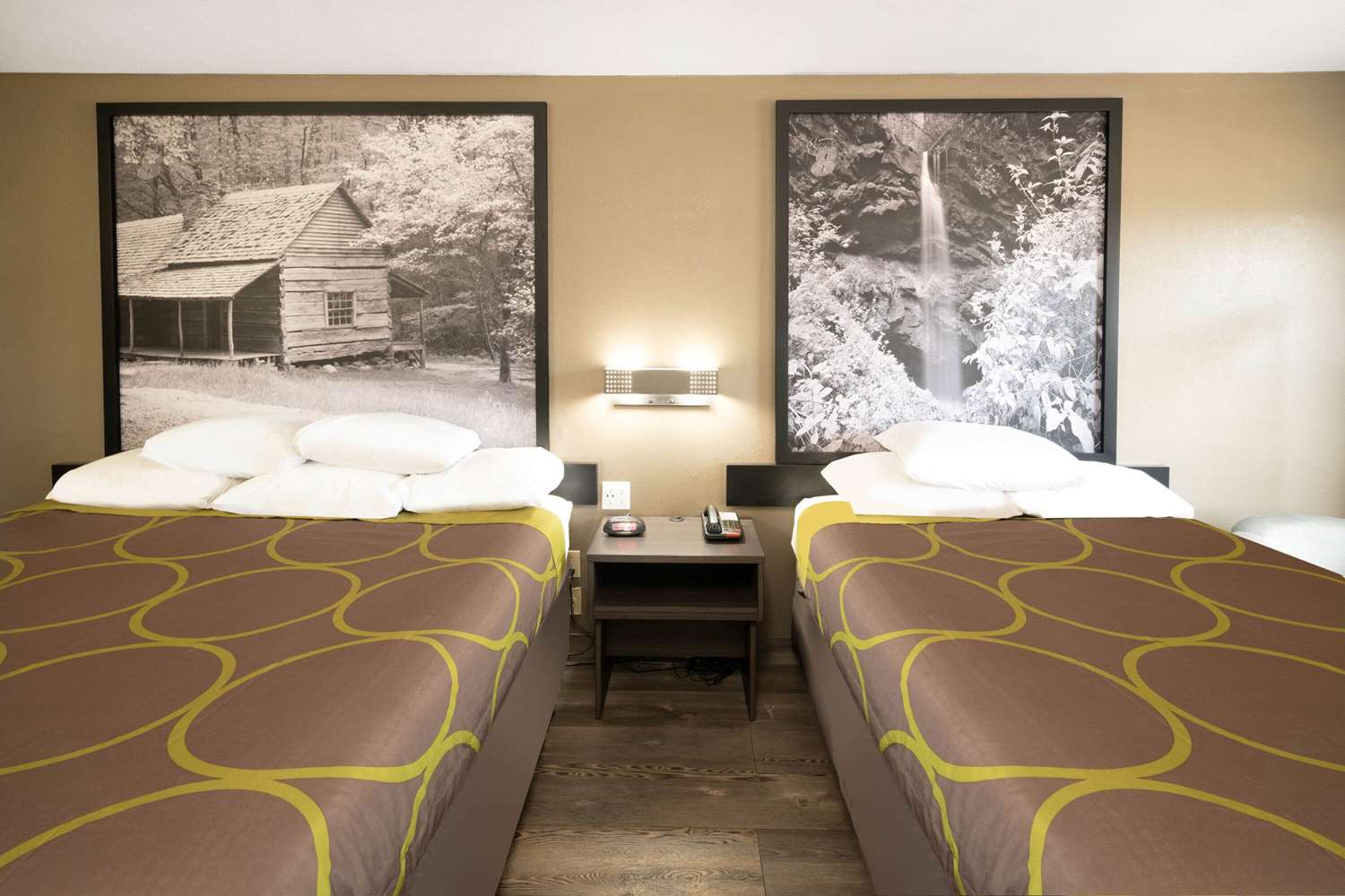 Super 8 by Wyndham Cleveland TN 16/36