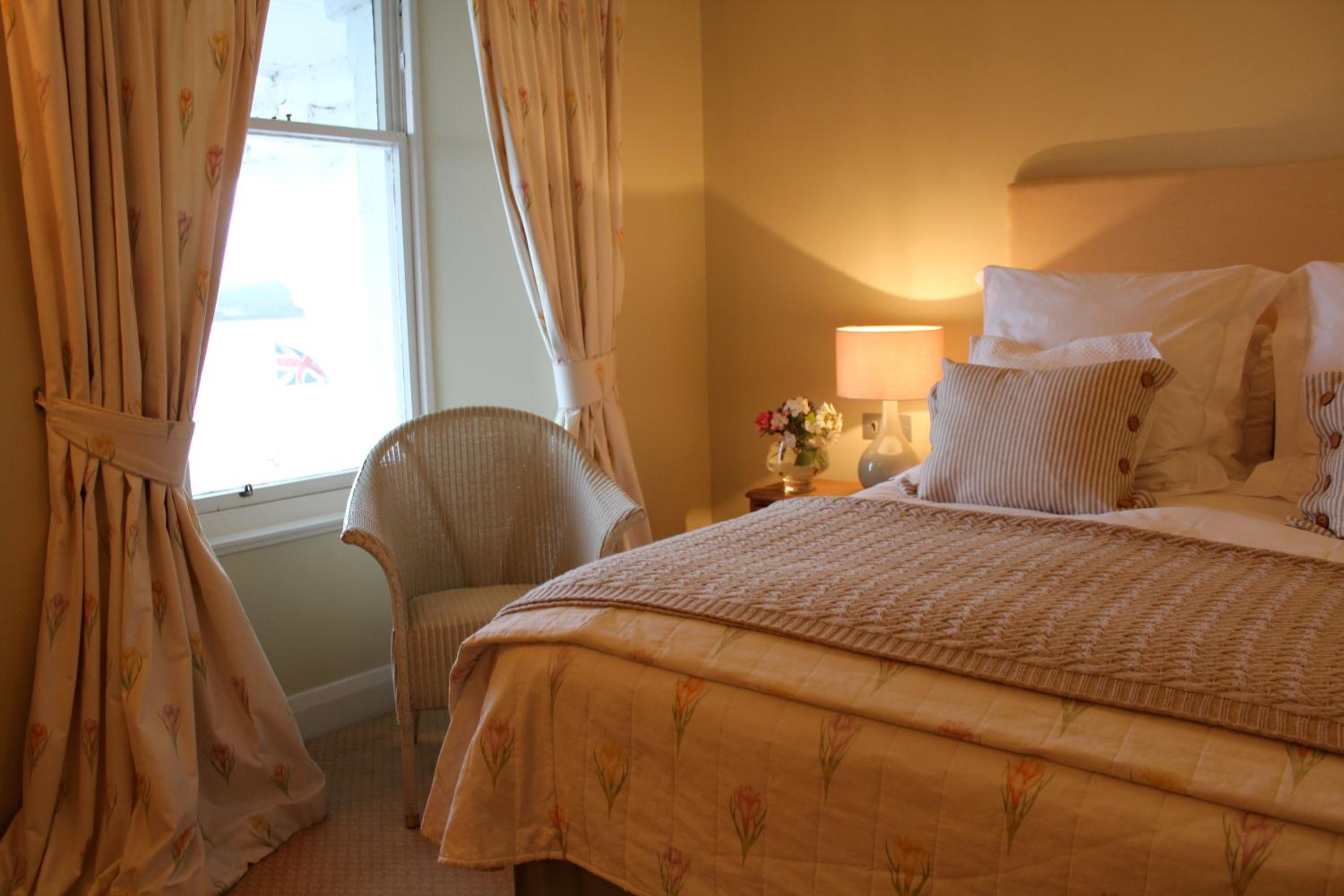 Crinan Hotel 8/50