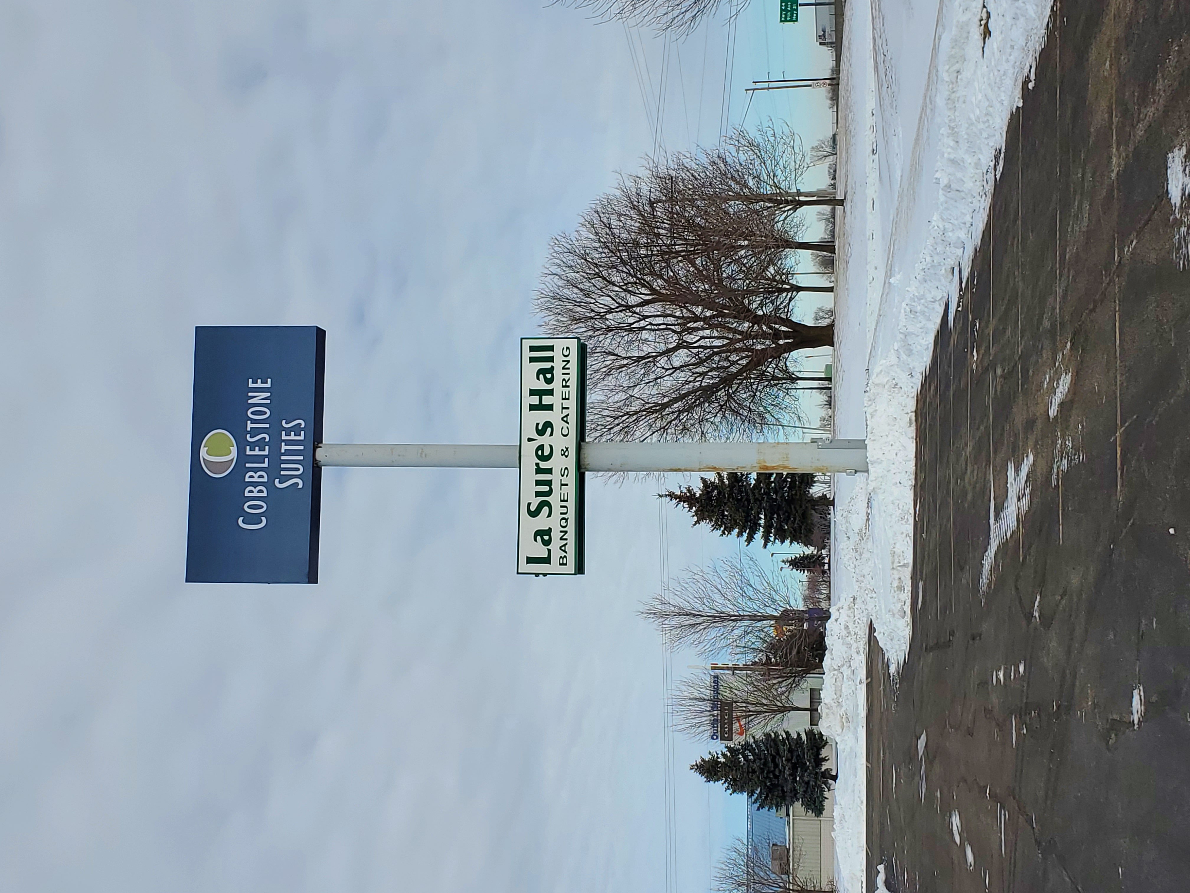 Cobblestone Suites Oshkosh 2/75