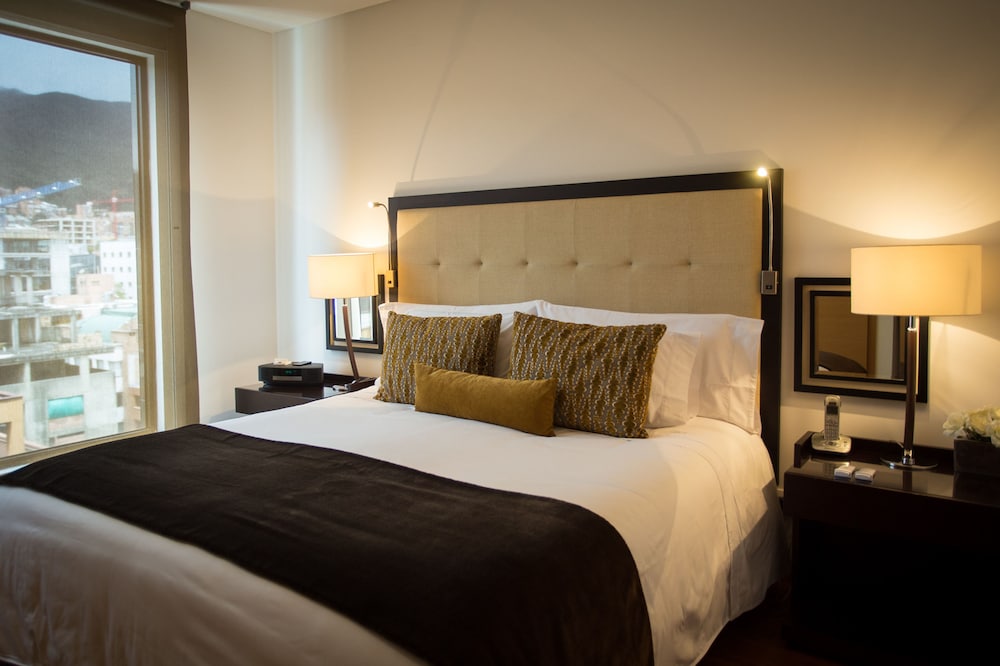 Hotel 93 Luxury Residences 15/69