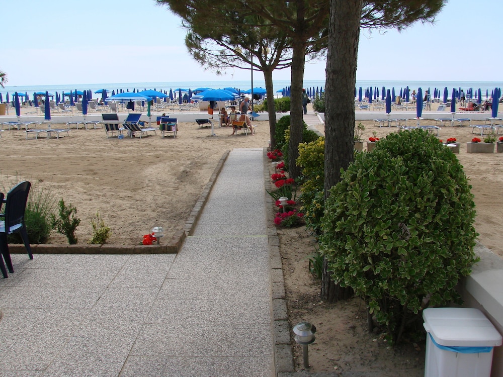 Hotel La Bussola 50/50