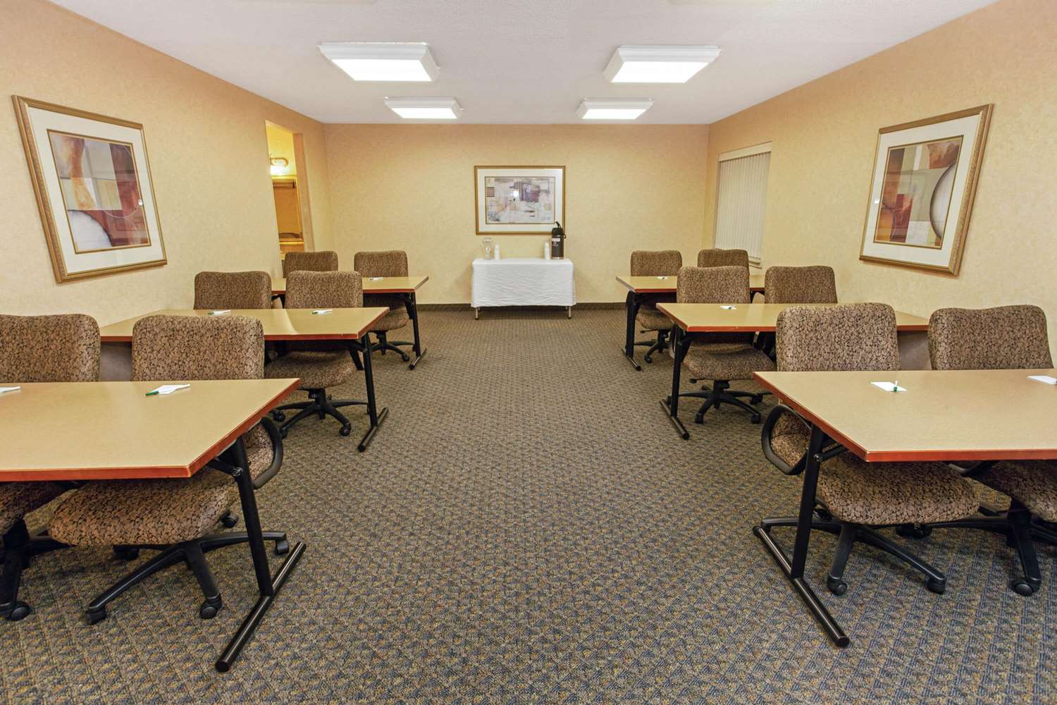 La Quinta Inn Suites By Wyndham Stevens Point 20/24