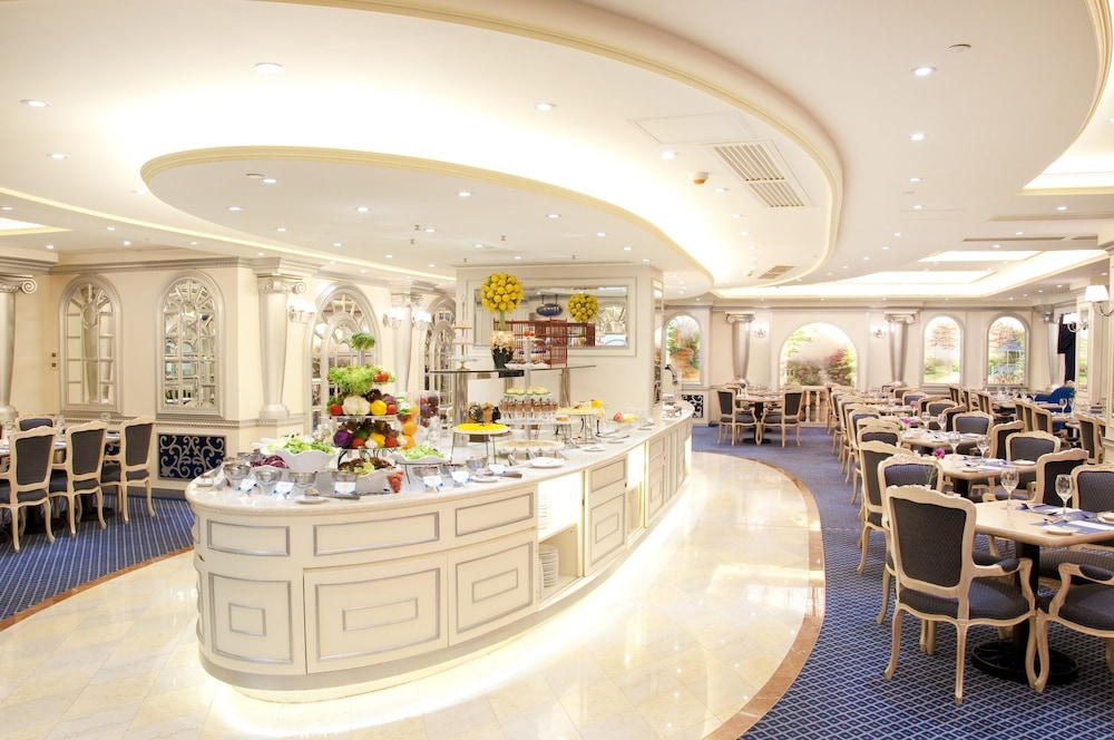 restaurant cafeteria