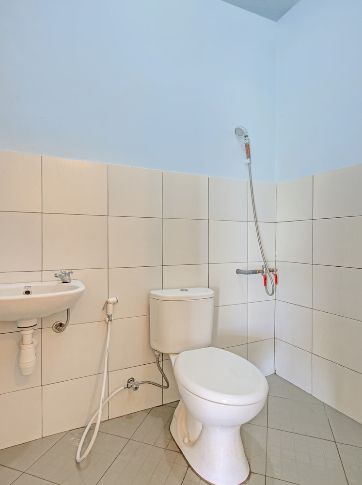 Hotel O Villa Inn App Trawas Bintaro Syariah 28/28