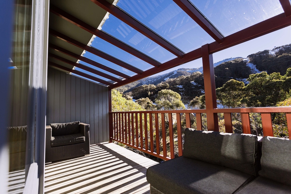 THREDBO ALPINE HOTEL 40/74