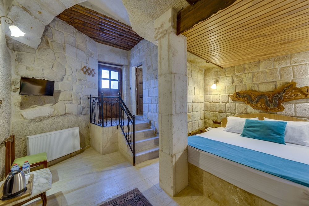 El Puente Cave Hotel 14/50