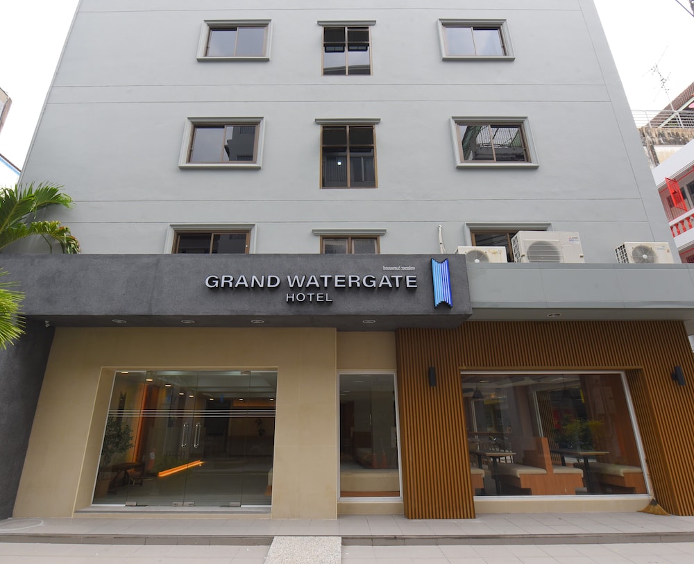 Grand Watergate Hotel 2/50