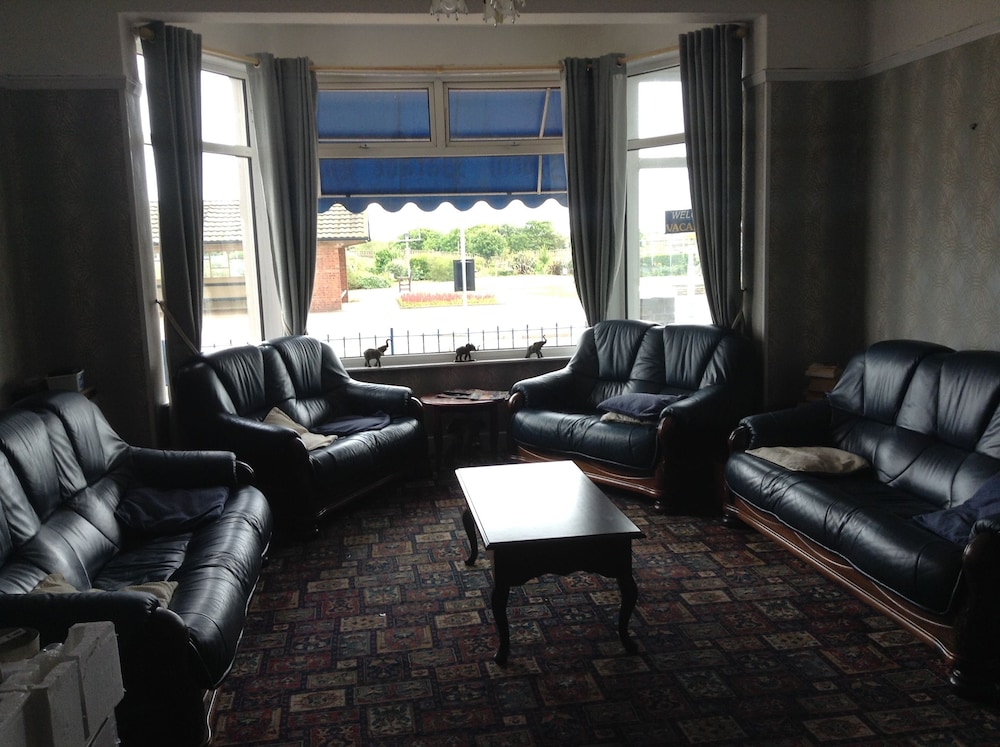 North Parade Seafront Accommodation 28/50