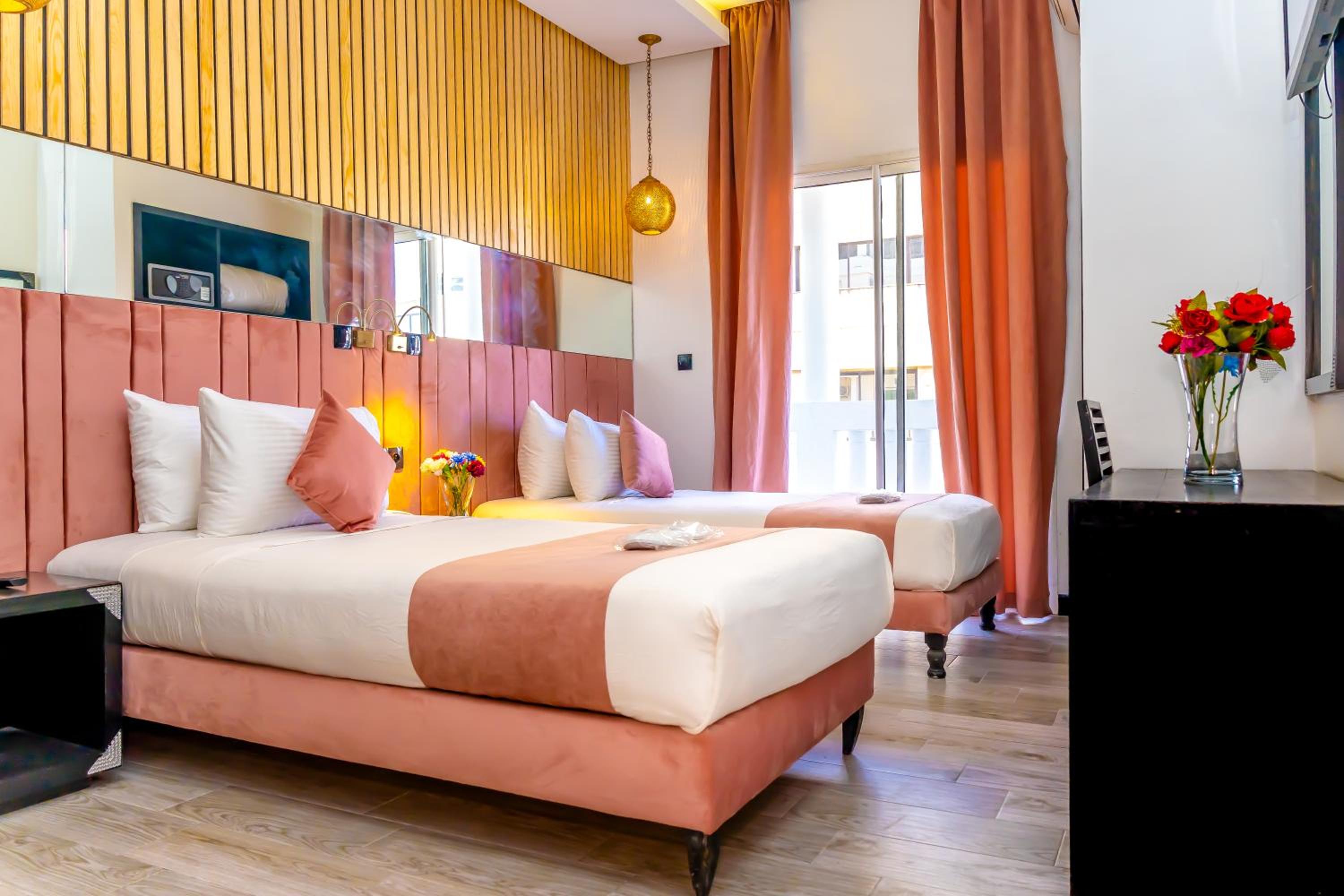 غرفة بسريرين منفصلين، Hotel Les Ambassadeurs 9/10