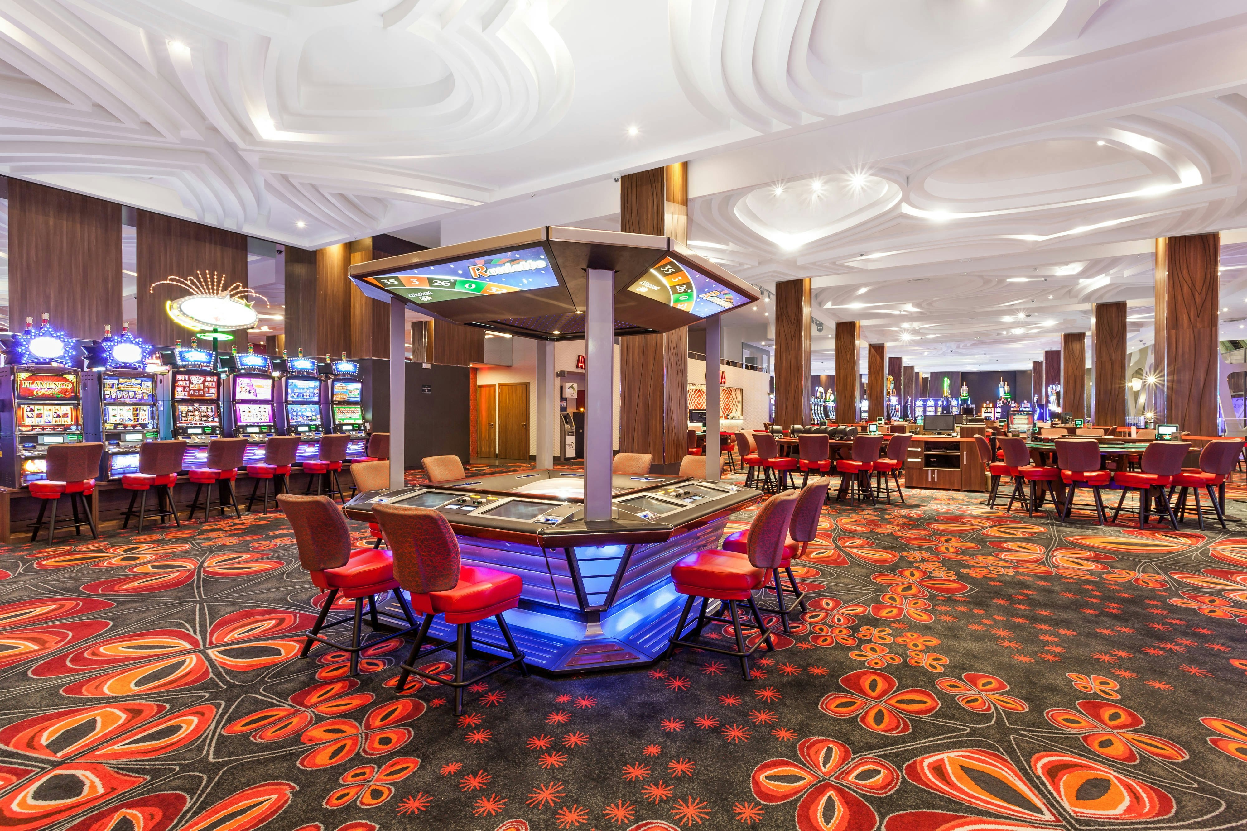 Sortis Hotel And Casino 63/67