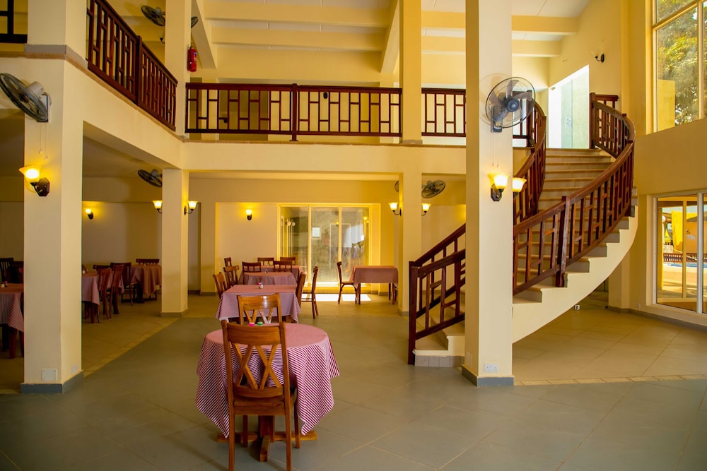 Tropic Gardens Hotel 13/22