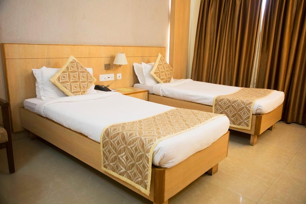 Krrish Clarks Inn 6/16