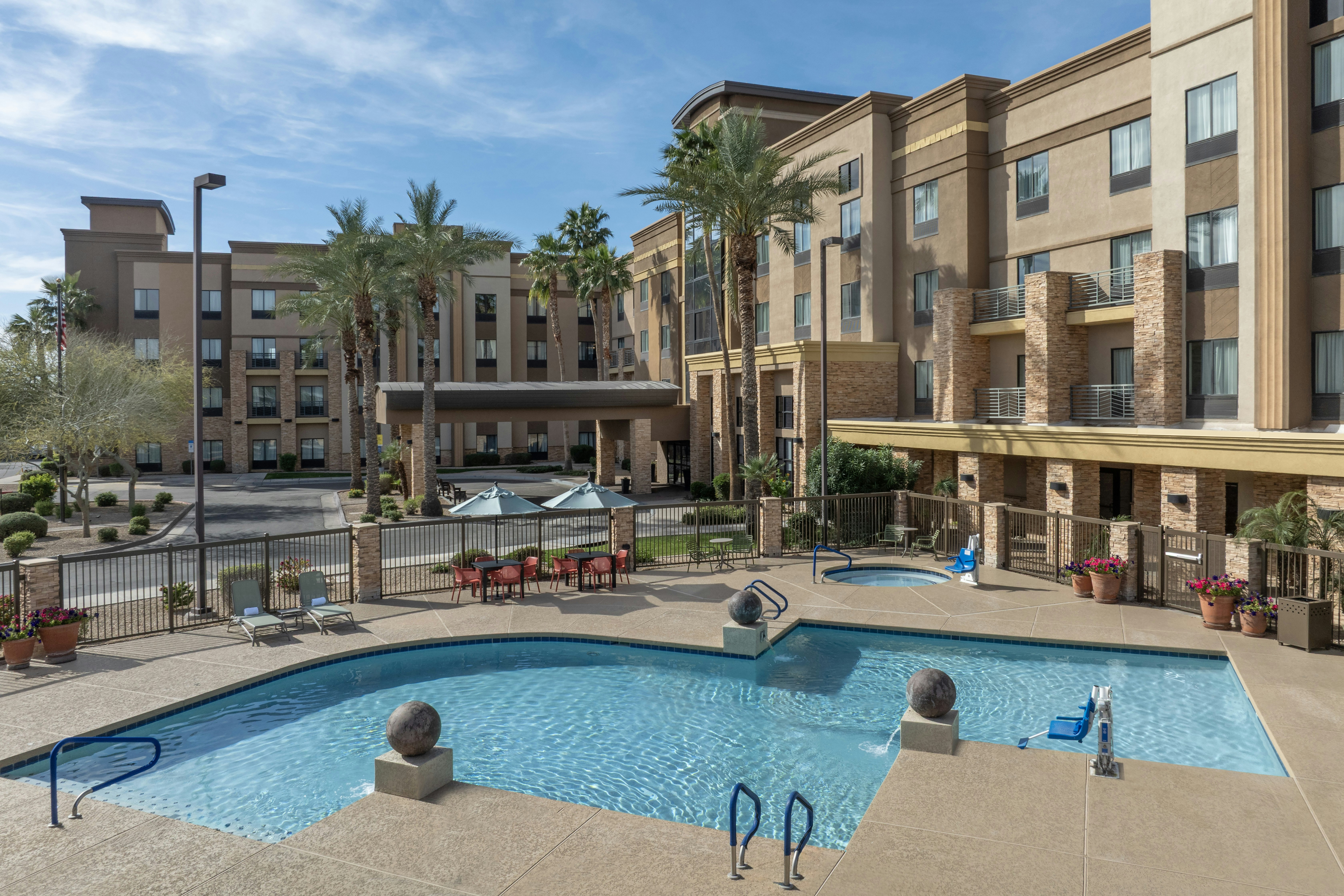 Hampton Inn And Suites Phoenix Glendale Westgate Az 62/65