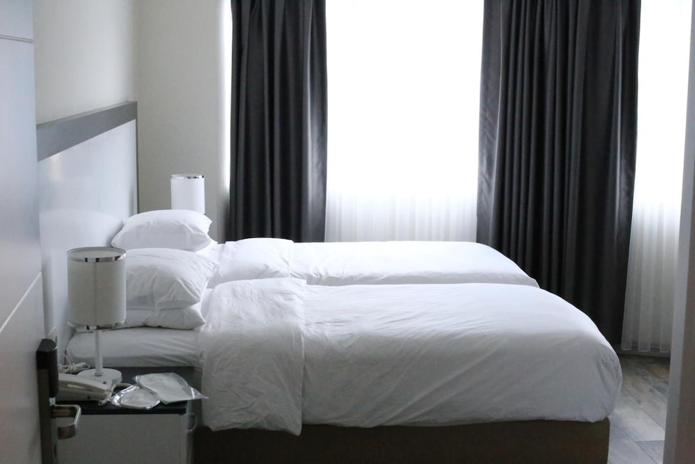 Eva Otel 33/50
