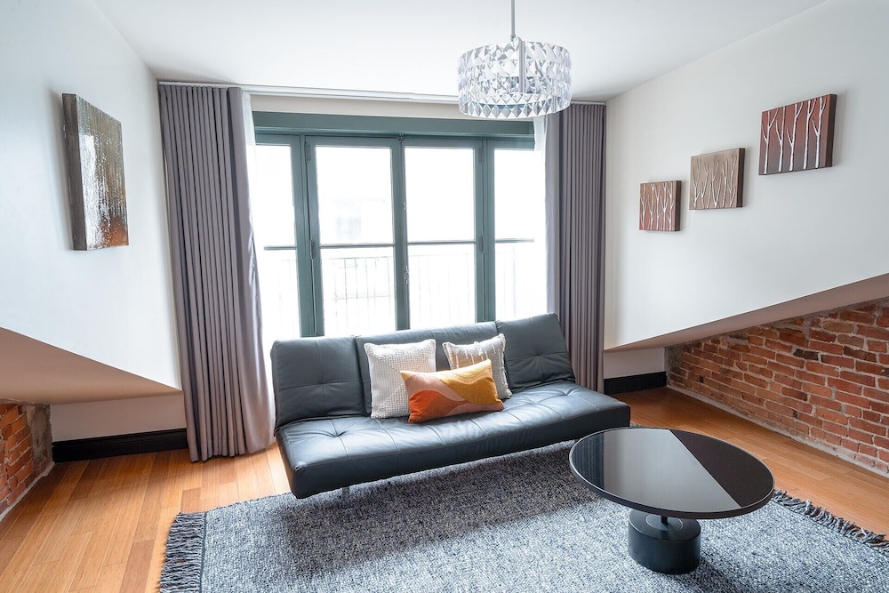 Le Petit Hotel 44/58