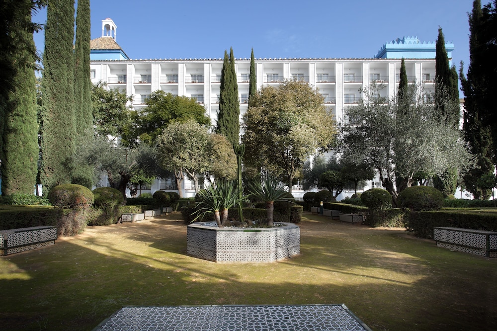 Hotel Abades Benacazon 58/61