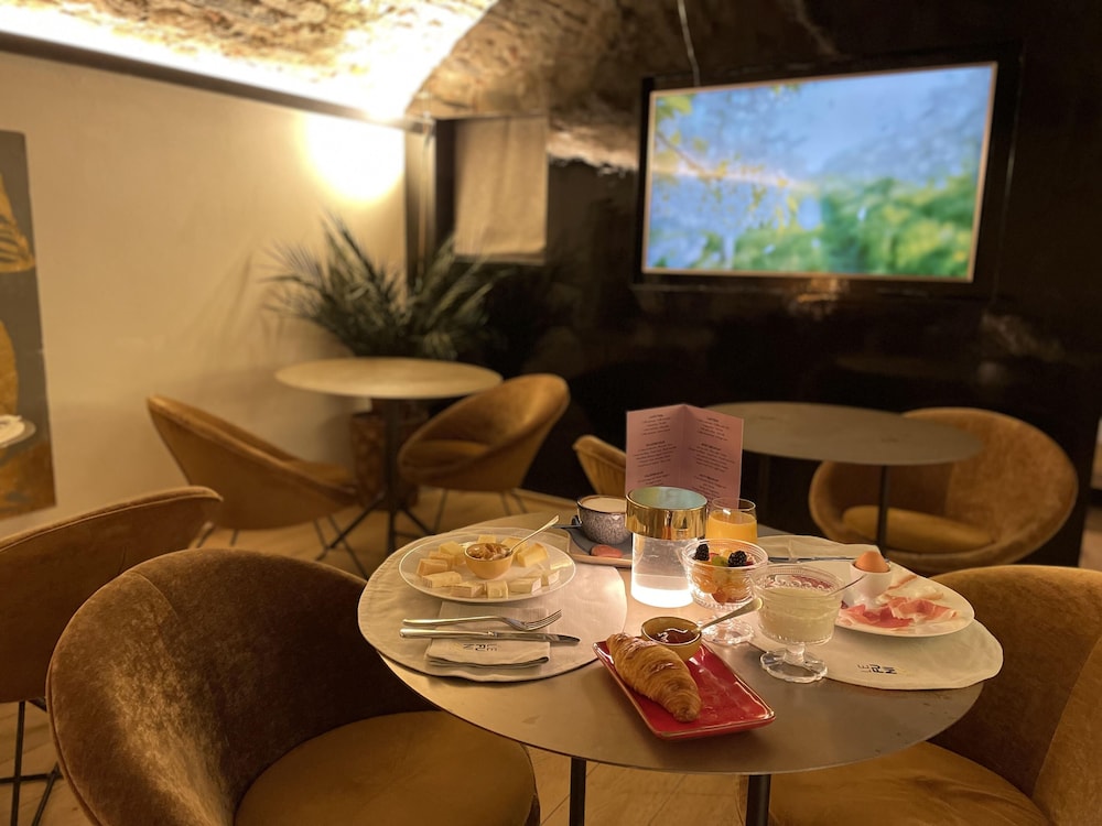 Le Funi Hotel 58/73
