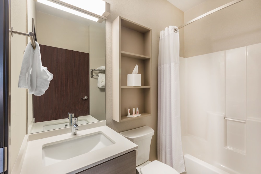 Microtel Inn And Suites By Wyndham Perry 8/41