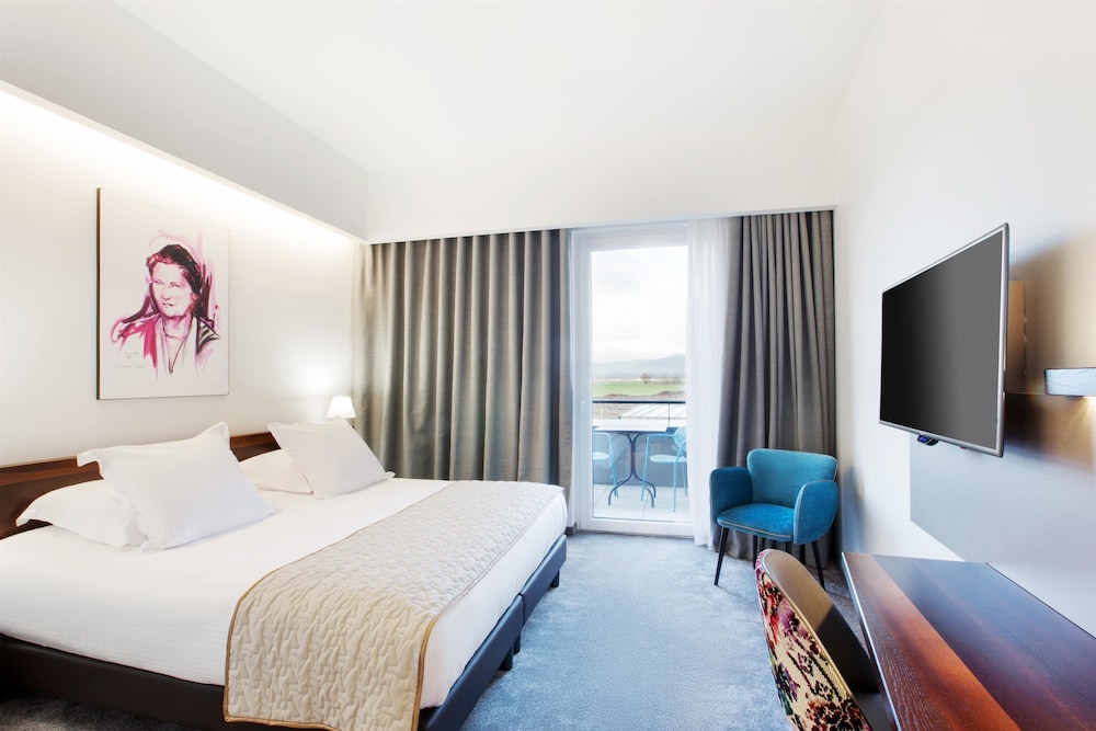 Deluxe, Convertible Double Bed, Balcony