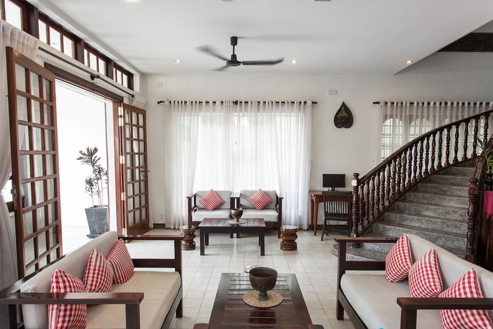 Apsara Centrepole Hotel 42/74