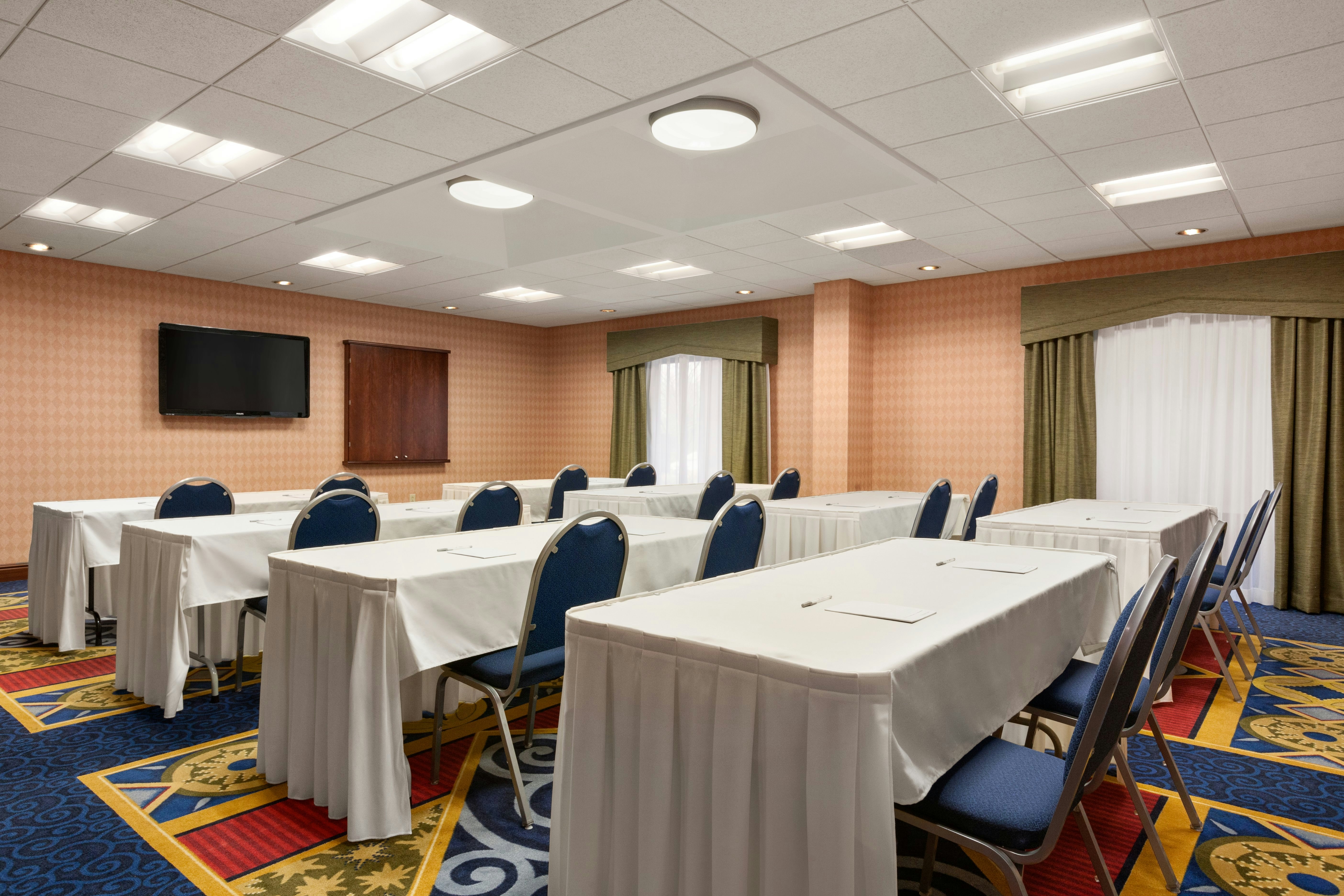 Hampton Inn Warrenton 44/52