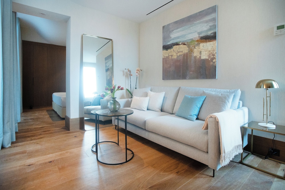 جناح جونيور بسرير كوين، Hotel Soho Boutique Equitativa 3/7
