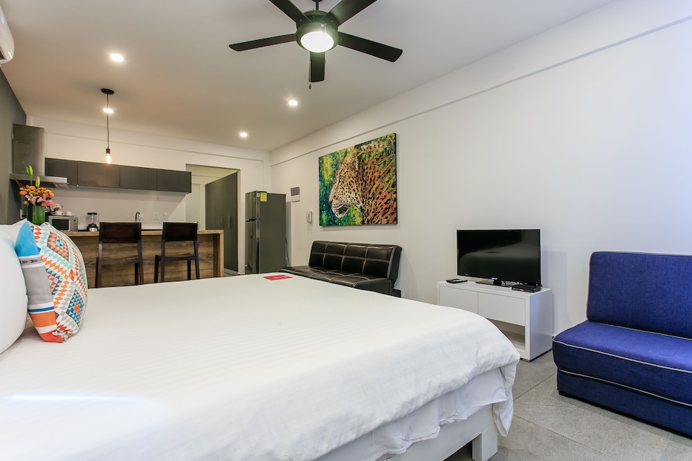 Studio 30 Condhotel by Nah Hotels 12/28
