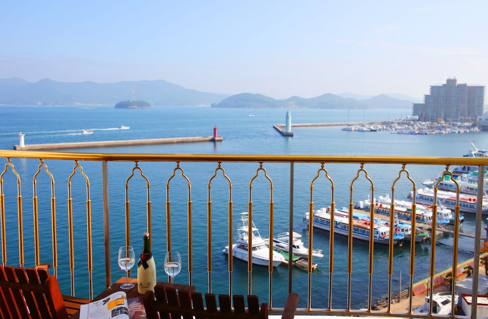 Bay Resort Tongyeong 42/48