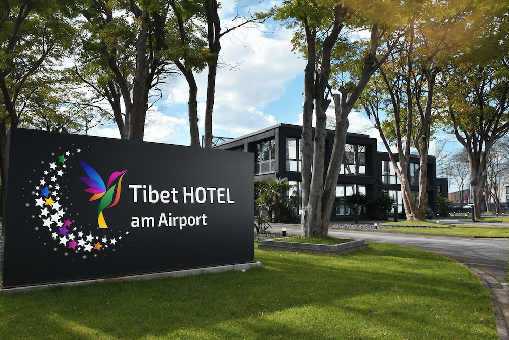 Tibet Hotel am Airport 37/48