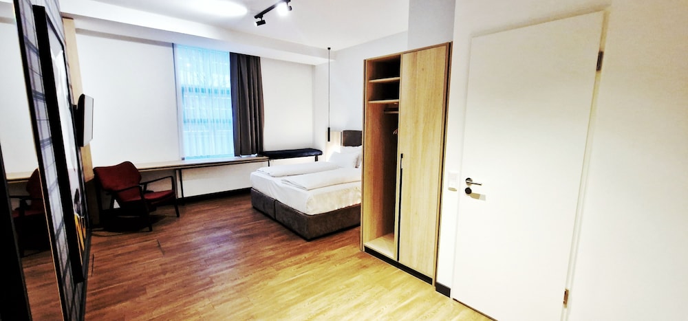 Roomingtons Munich Airport 11/46