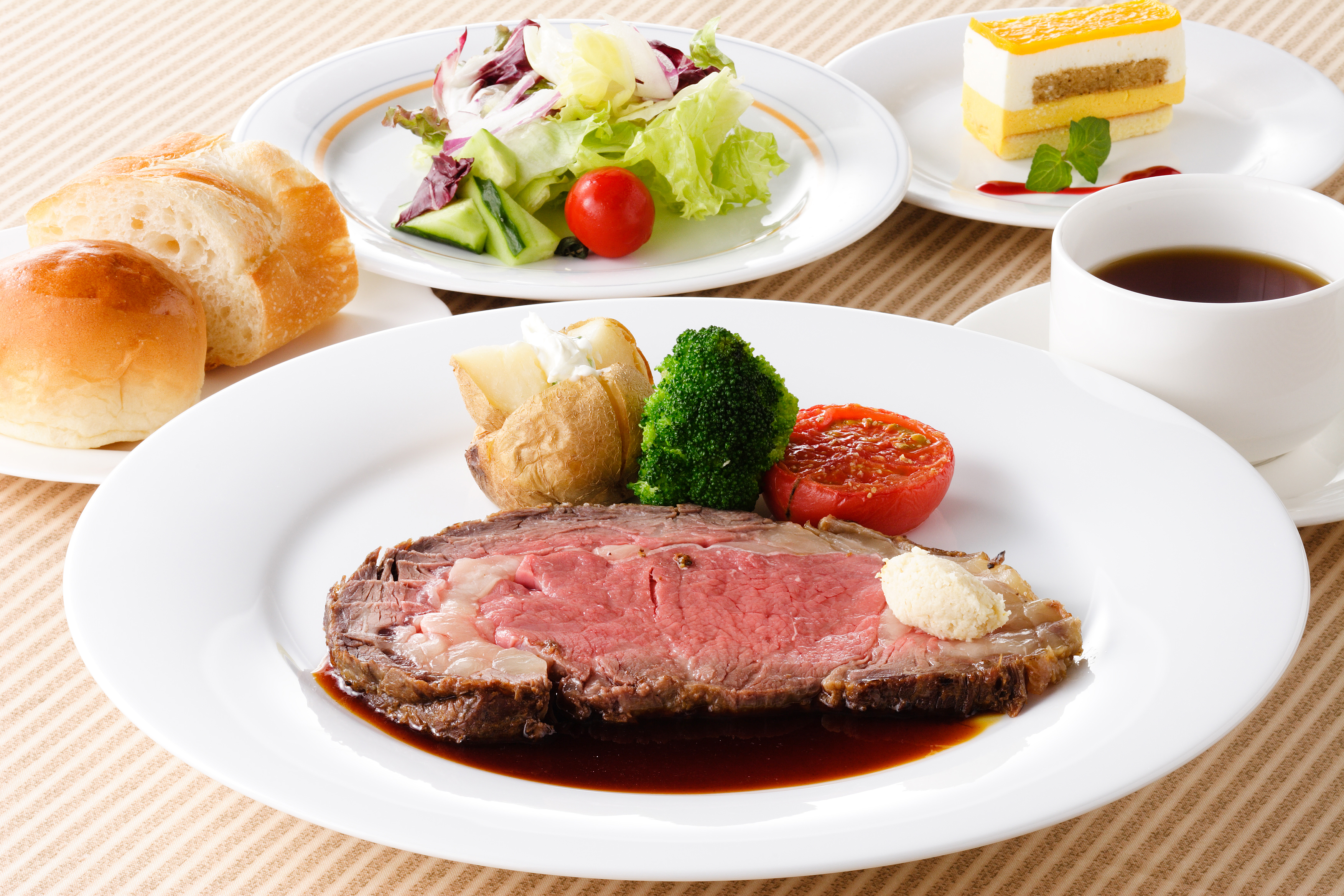 Tokyo Toranomon Tokyu REI Hotel 40/60