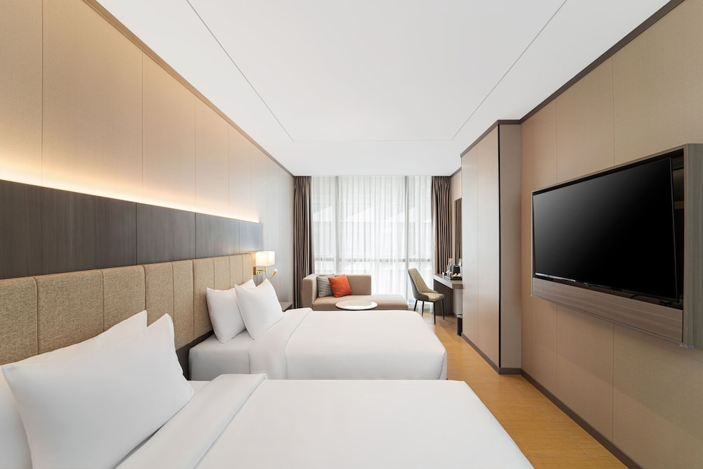 Vibe, Twin Beds