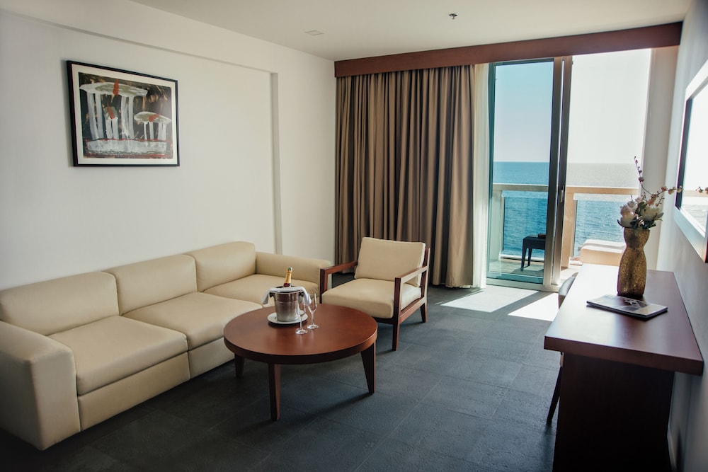 Avala Resort and Villas 27/50