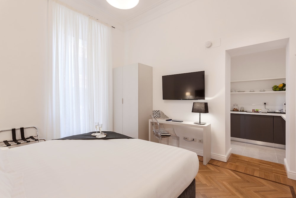 504 CORSO SUITES 13/76