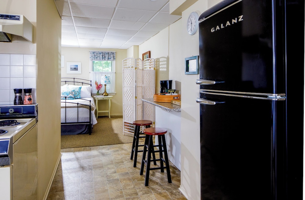 Sesuit Harbor House 27/50