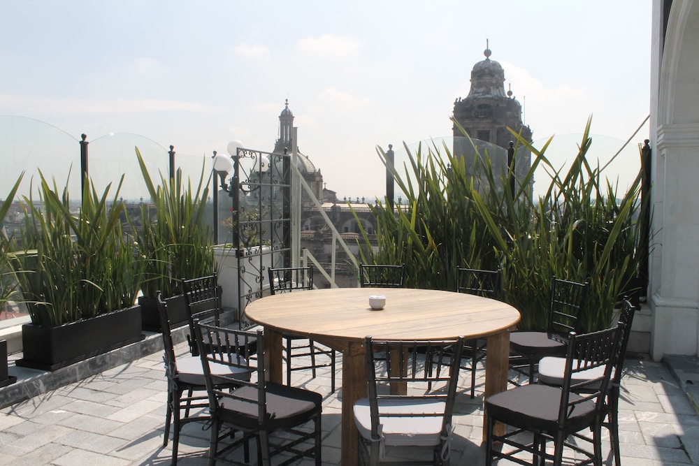 Zocalo Central Hotel 60/73