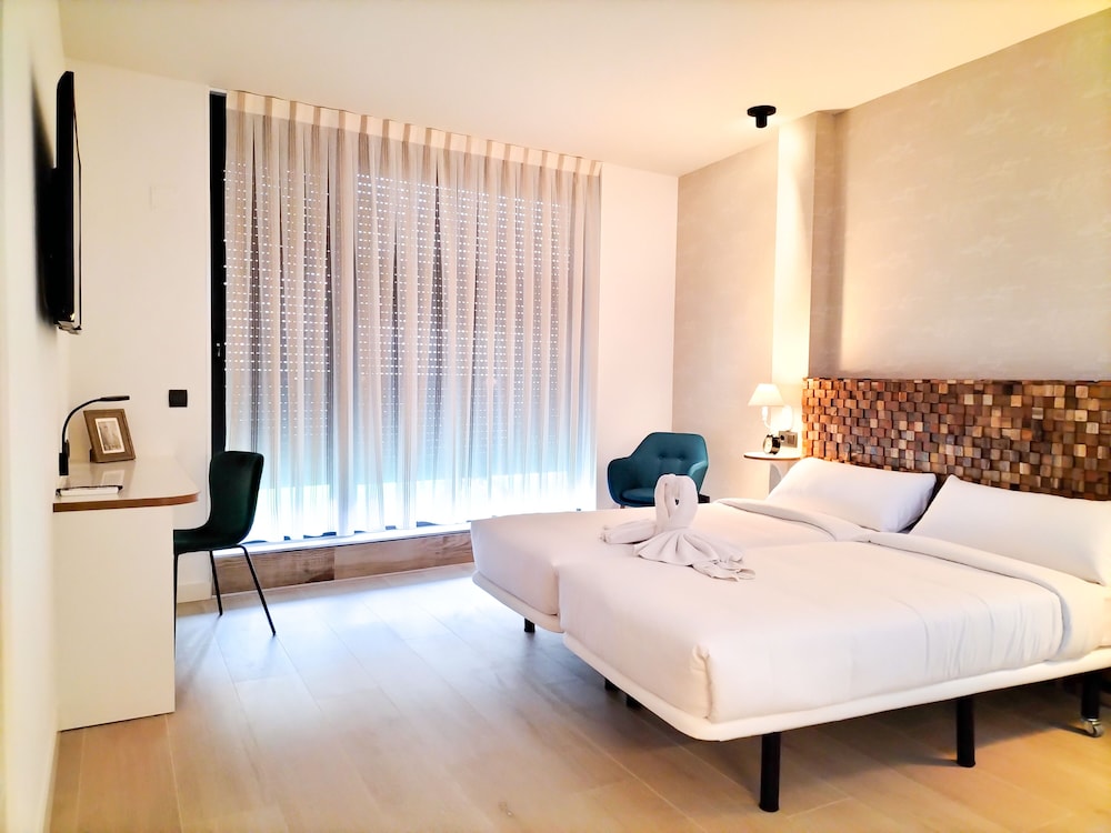 DELUXE, DOUBLE BED, TERRACE