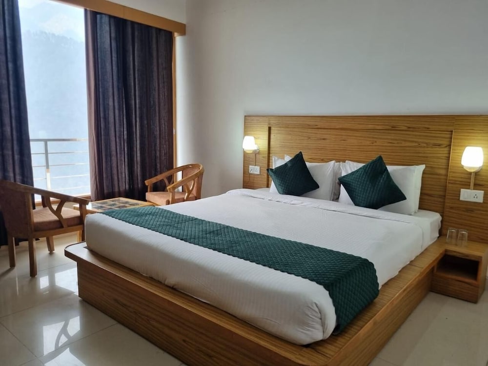 Amritara Sun Inn, Phata 12/40