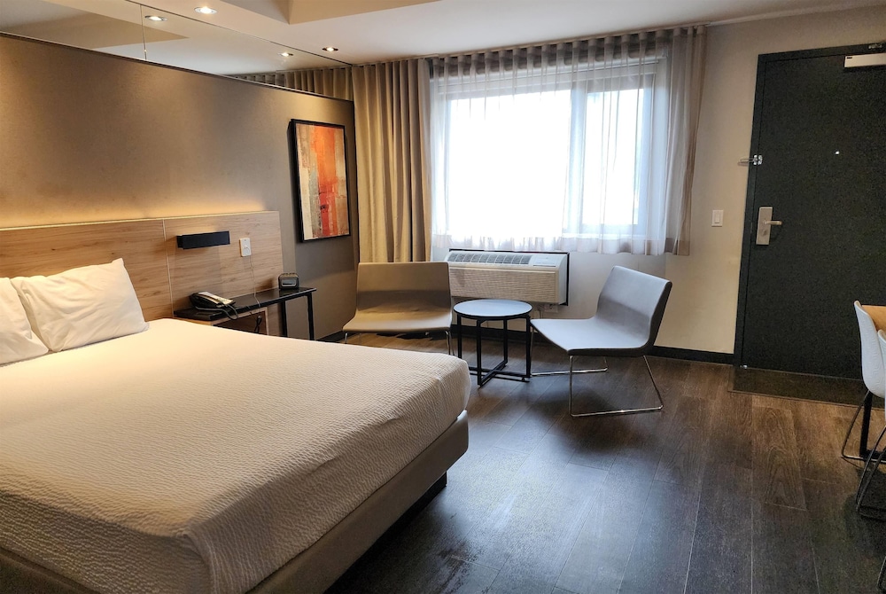 Ramada by Wyndham Laval 29/60