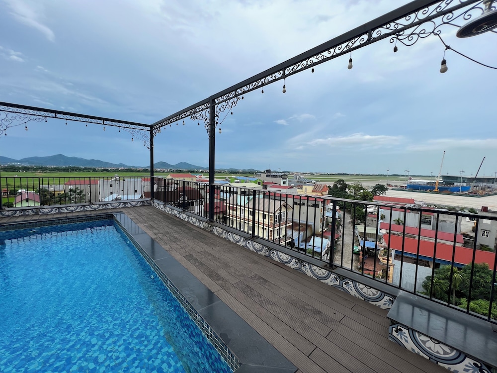 Paragon Noi Bai Hotel and Pool 41/49