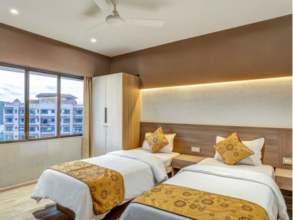 2 BEDROOMS, EXECUTIVE, DOUBLE BED