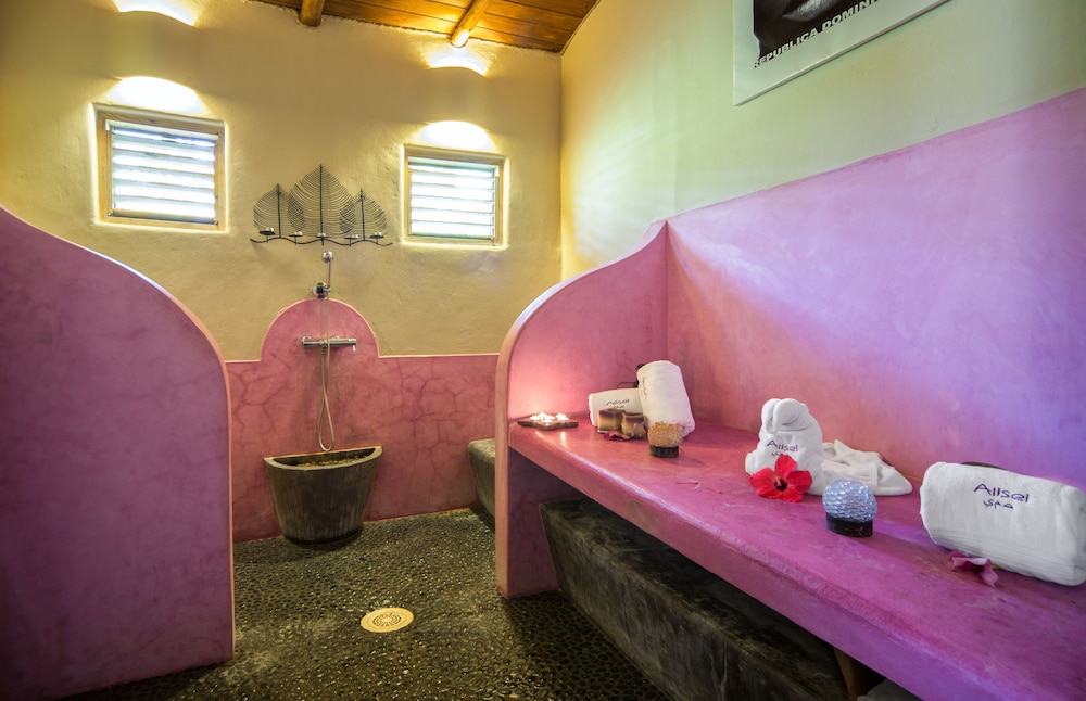 Alisei Beachfront Hotel And Spa 50/50