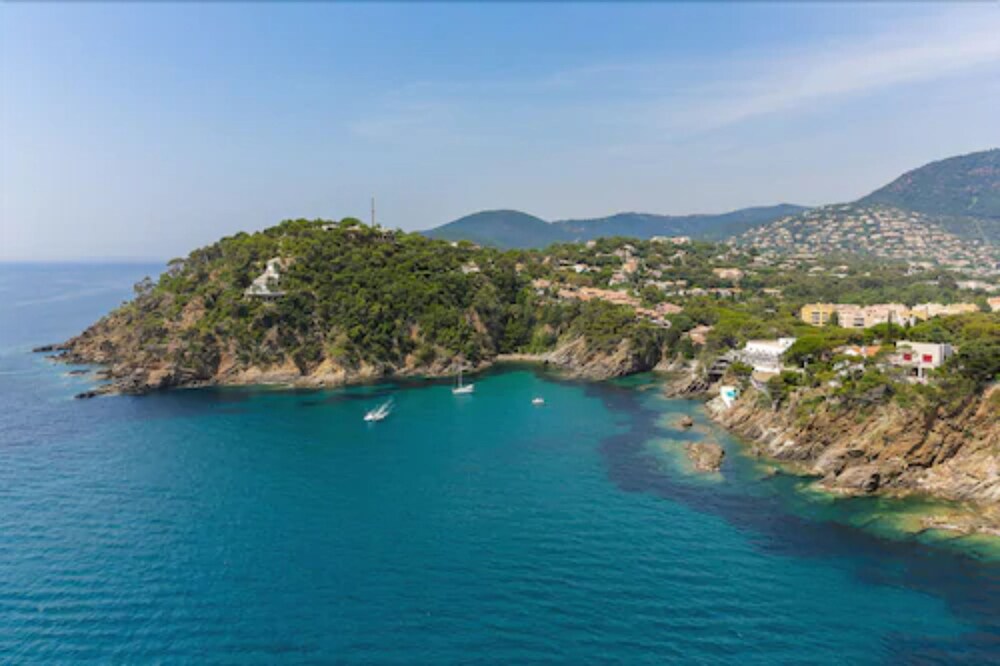 Hotel La Calanque 23/37