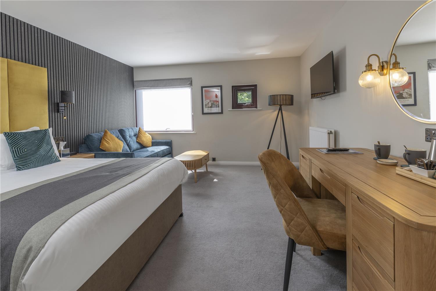 Deluxe, King Bed, Sofa