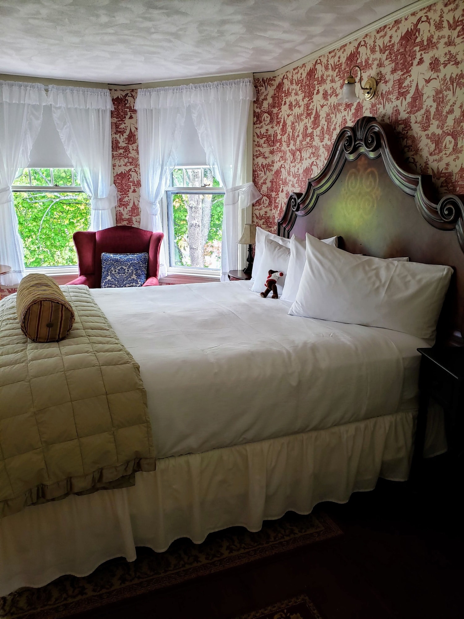 Eden, King Bed