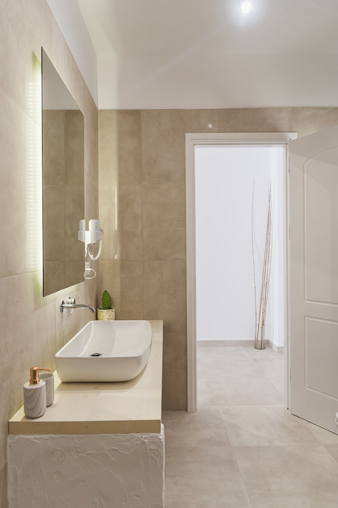 Three Seasons Resort 56/58
