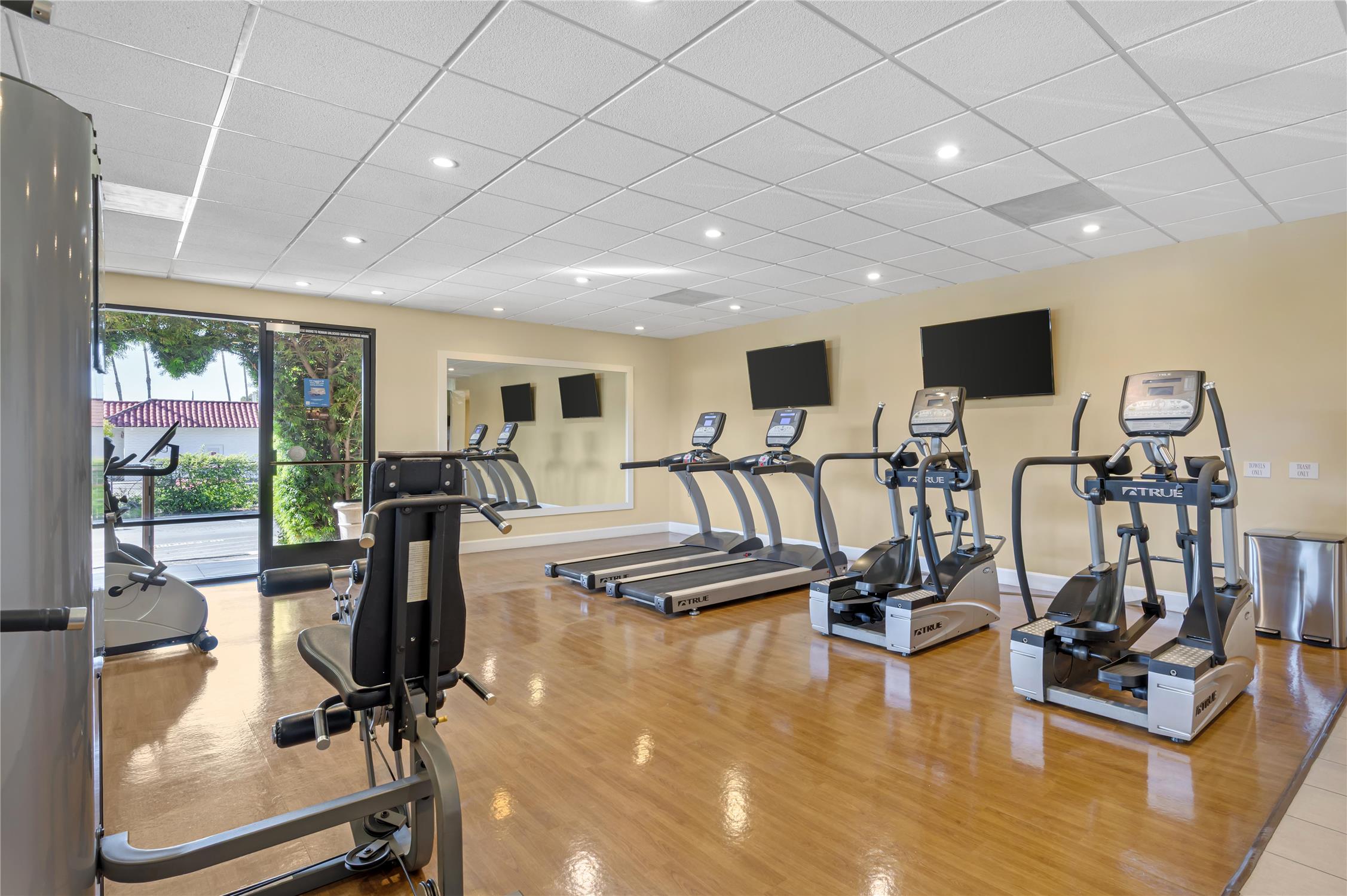 Best Western Plus South Coast Inn 34/72