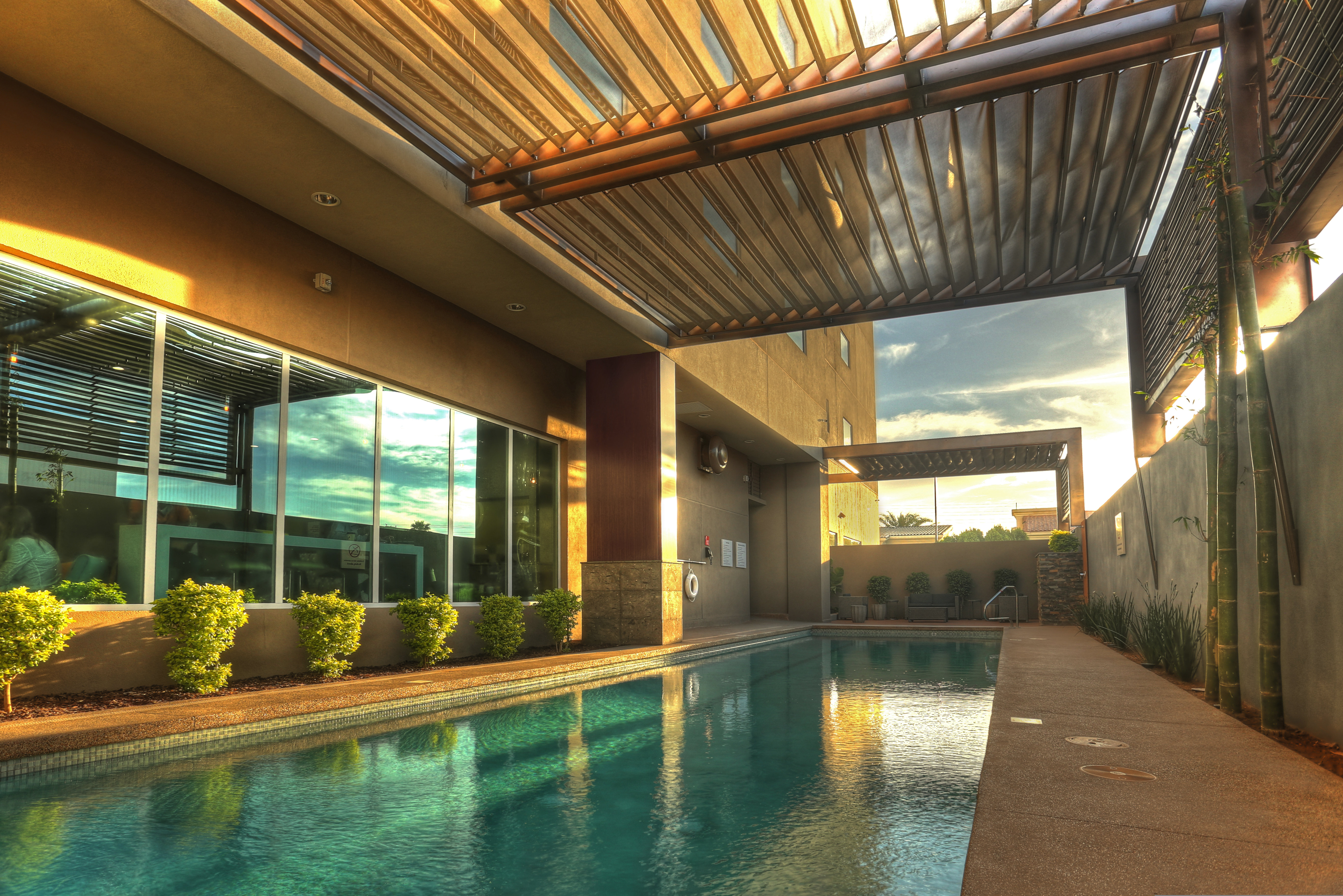 Holiday Inn Express & Suites Mexicali 33/66