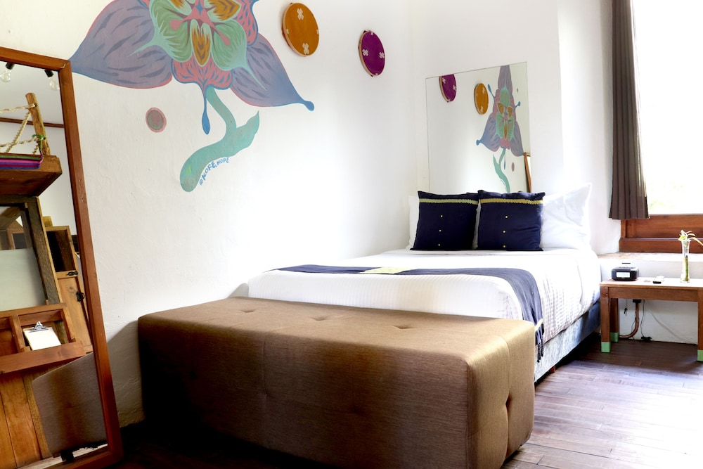 Sereno Art Hotel 41/78